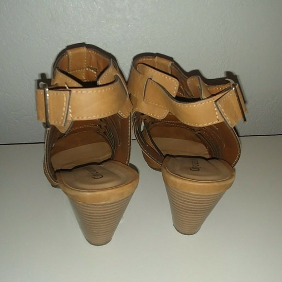 Sandal - Picture 3 of 4